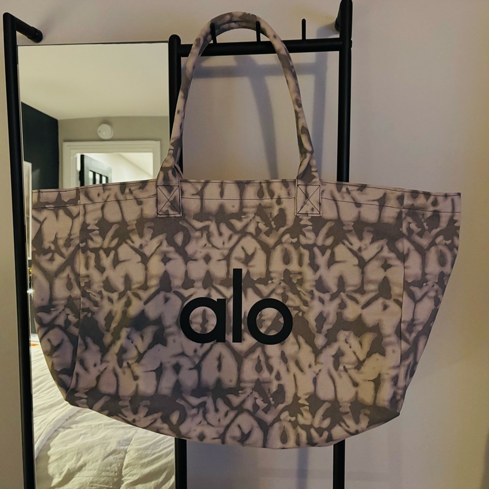 ALO Yoga Gray Tote Bag